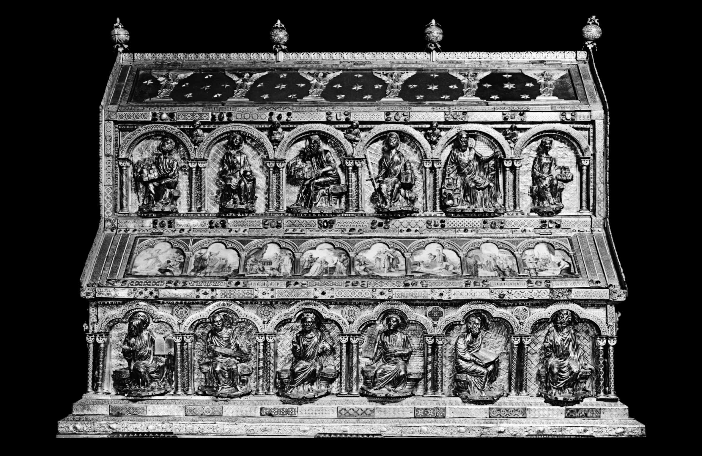 Obergadenfenstern des Domchores