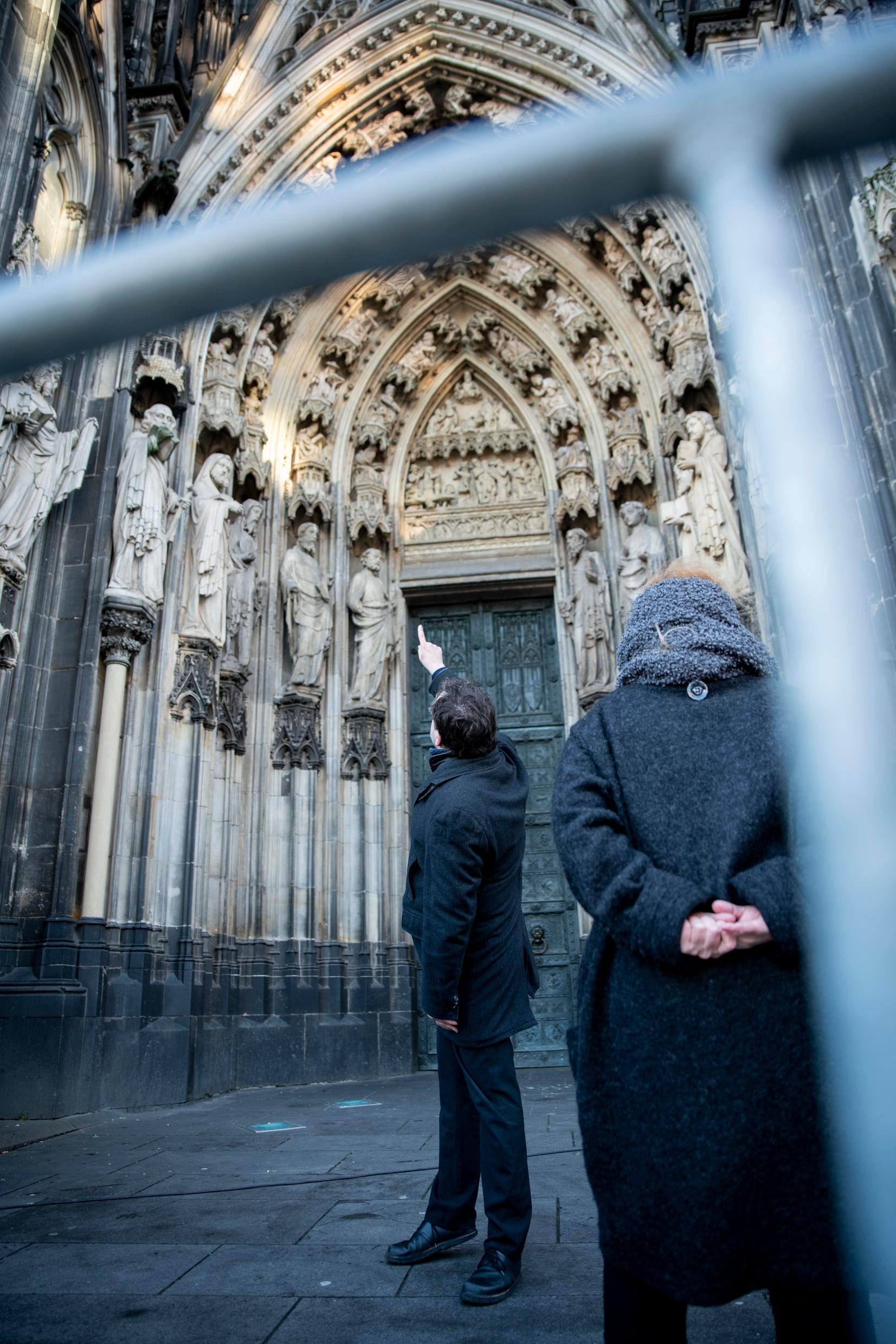 Domführung für die Künstlerinnen und Künstler, die am Internationalen Kunstwettbewerb Kölner Dom teilnehmen